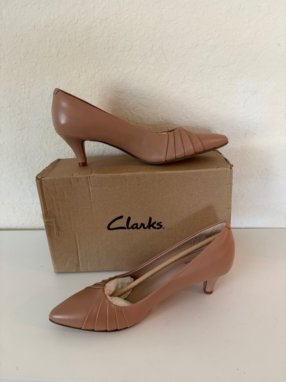 Clarks Collection Women's  Linvale Crown Praline Leather Pumps Heels Tan SZ 7 M